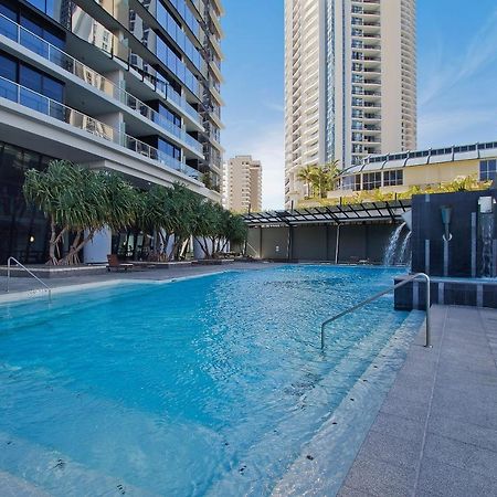 Circle On Cavill - Qstay Gold Coast Exterior photo